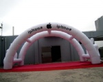 Inflatable arch